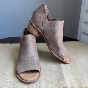 SOFFT Carleigh Shimmer Natural Tan Leather Peep Toe Block Heel Shootie Size 6.5